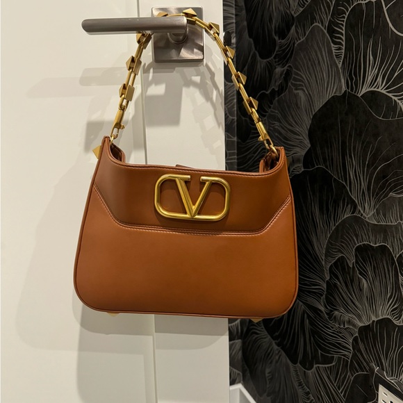 Valentino Garavani Stud Crossbody Bag - Picture 4 of 8